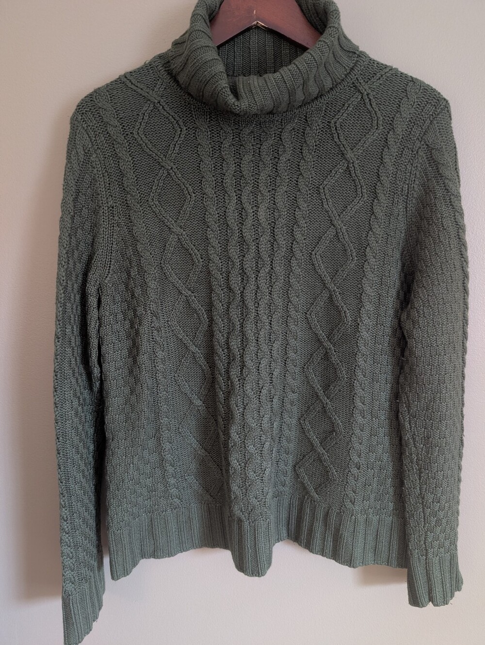 L.L. Bean Chunky Cable Knit Wool Turtleneck Sweater Size XL